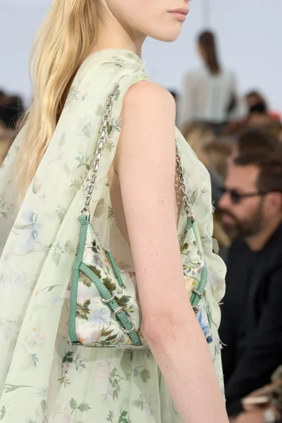 Look 67